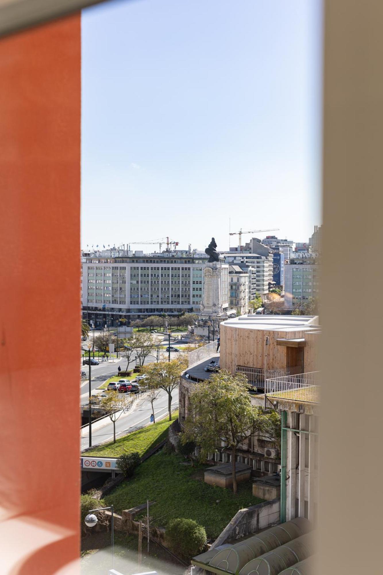 Out Marques Guest house Lisbon